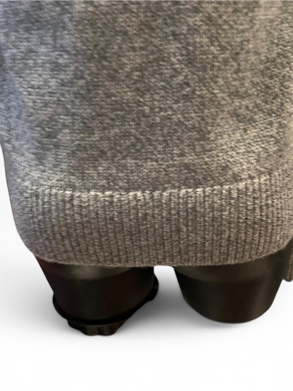 Authentic Chanel Fall 2022 Runway Iconic Crystal Embellished CC Cashmere Sweater - Picture 7 of 11